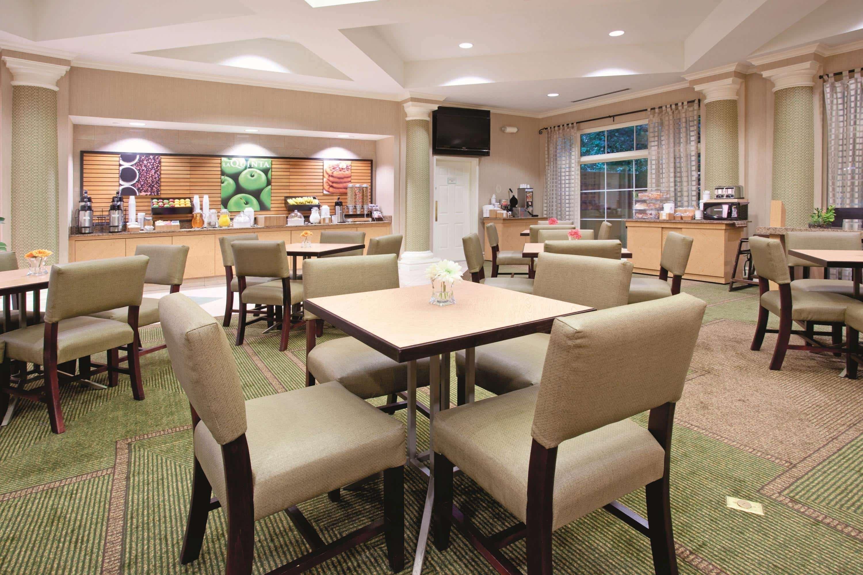 La Quinta By Wyndham Colorado Springs South Airport Hotell Exteriör bild