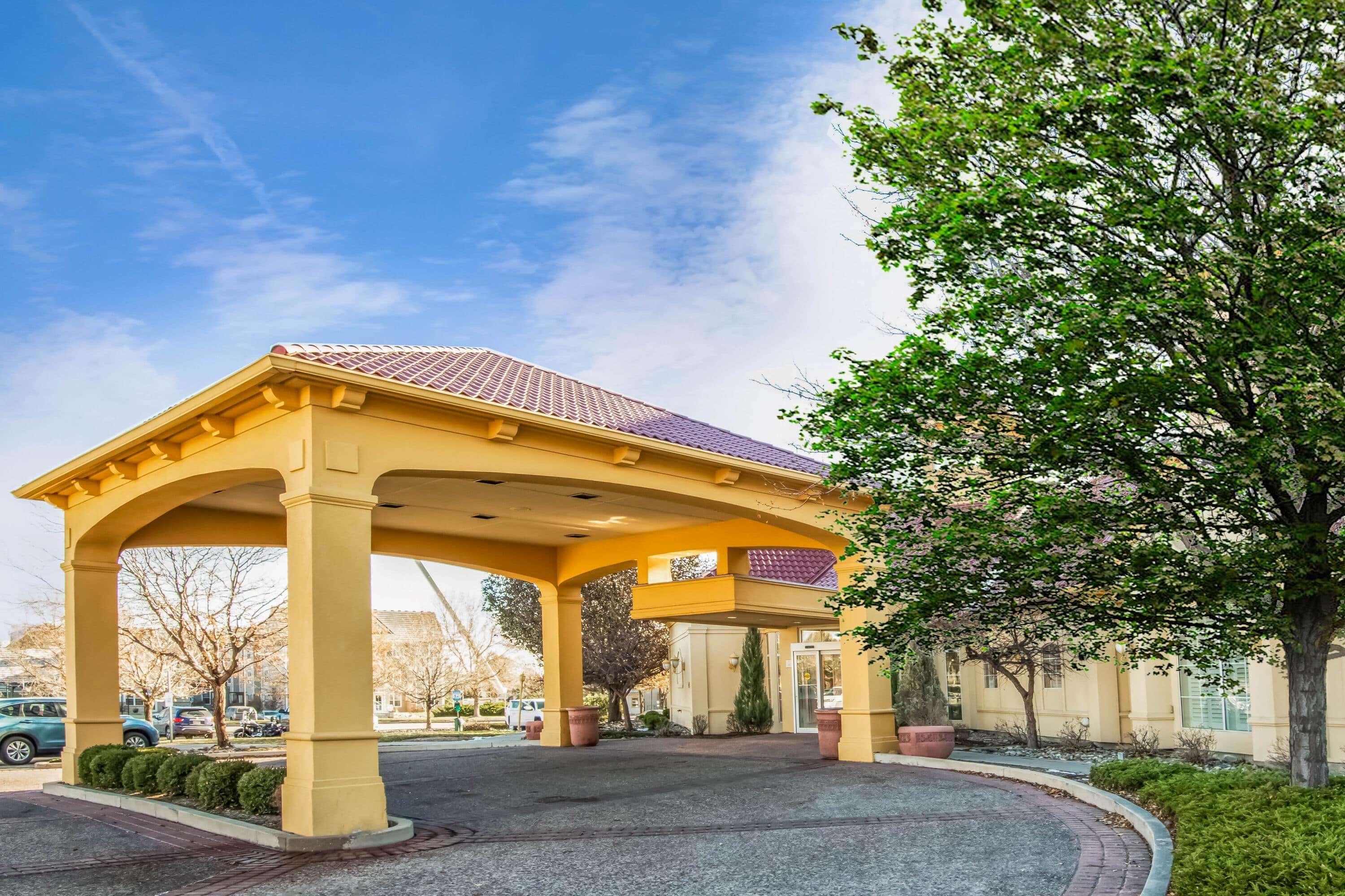 La Quinta By Wyndham Colorado Springs South Airport Hotell Exteriör bild