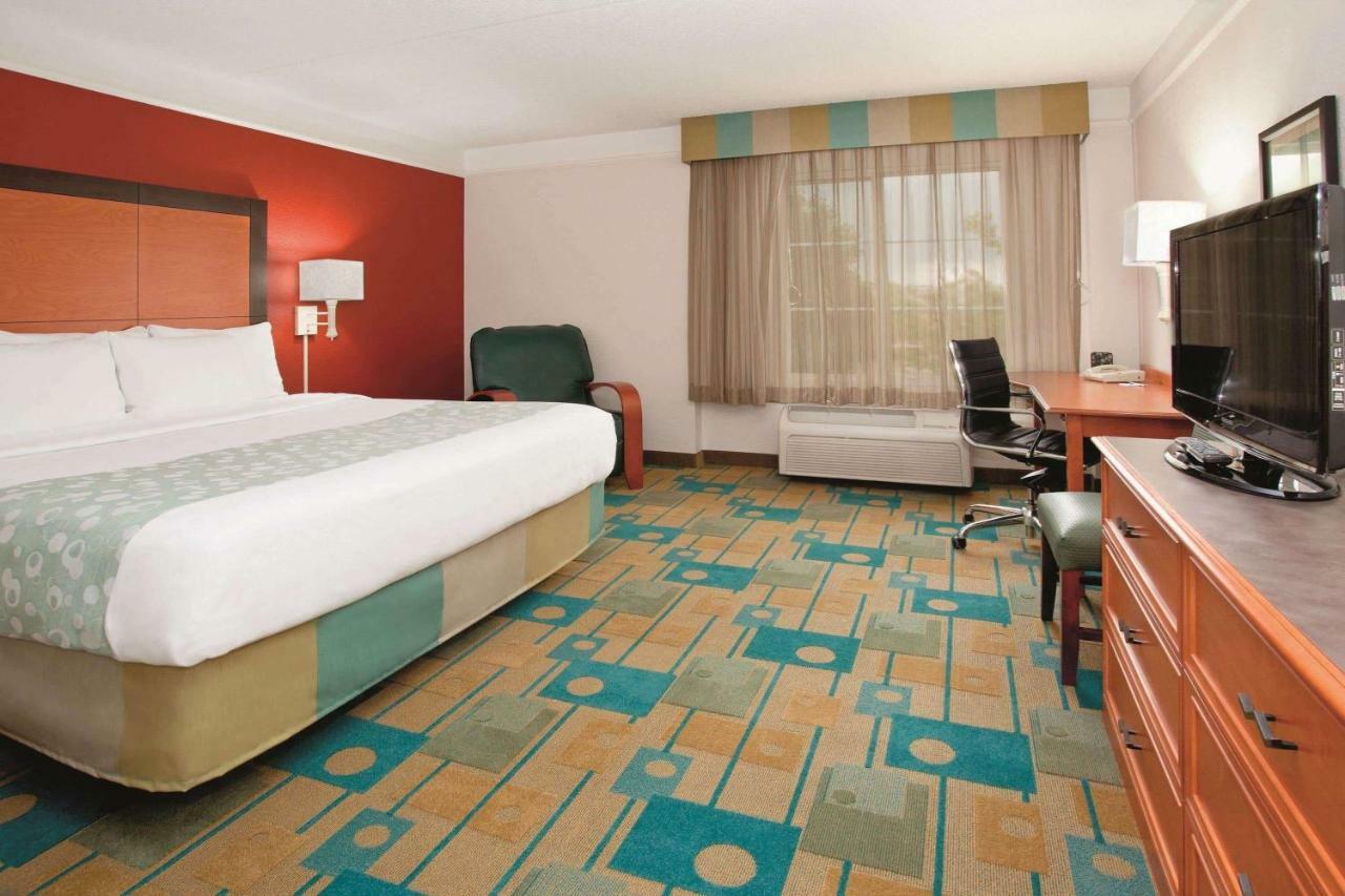 La Quinta By Wyndham Colorado Springs South Airport Hotell Exteriör bild