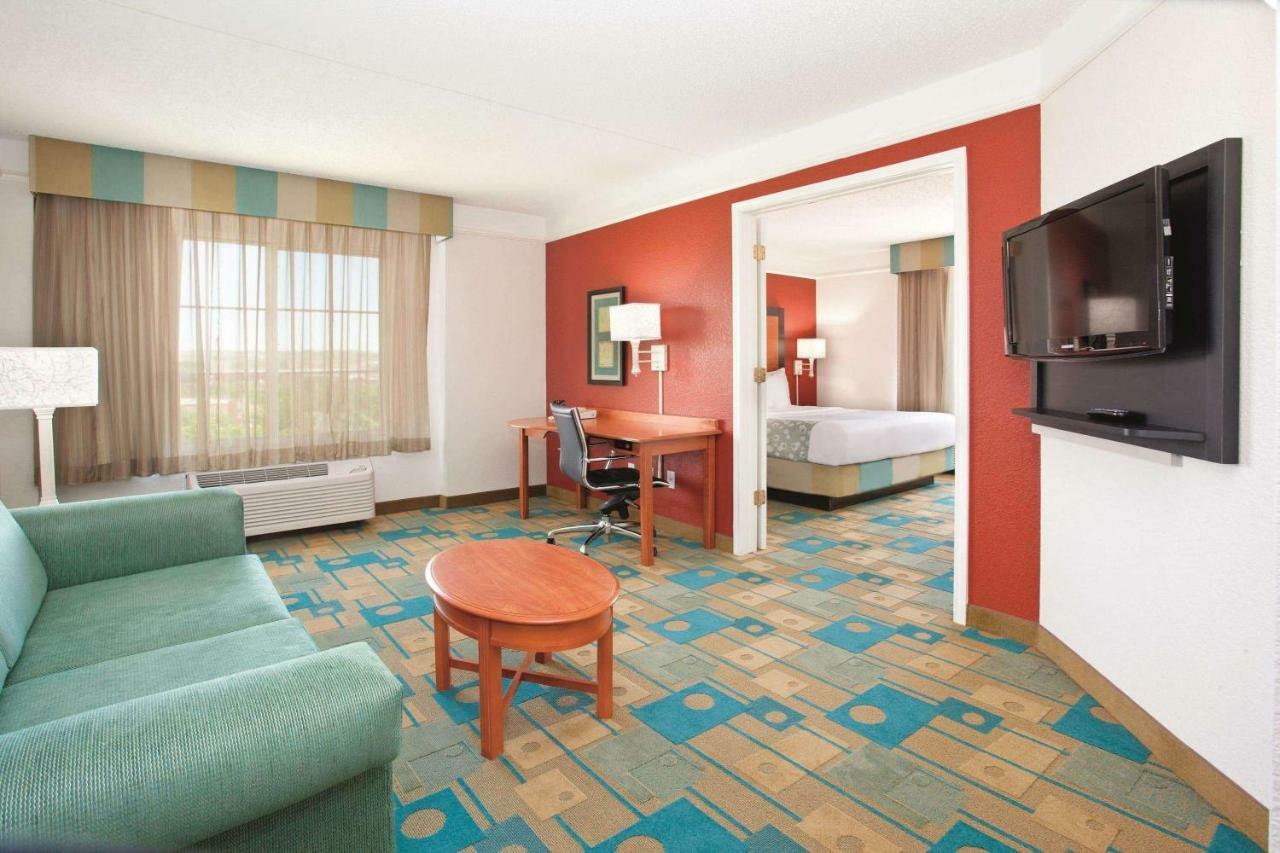 La Quinta By Wyndham Colorado Springs South Airport Hotell Exteriör bild
